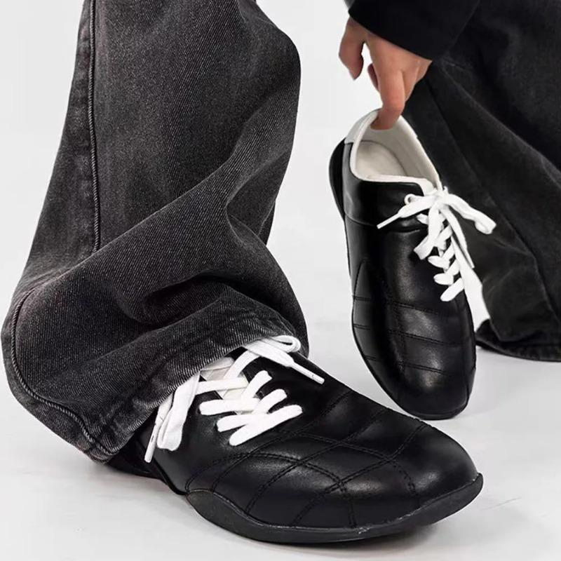 2025 Women's Black Casual football Style Sneakers Flats Chic Shoelaces Comfy Walking Shoes Woman Trainers High Quality