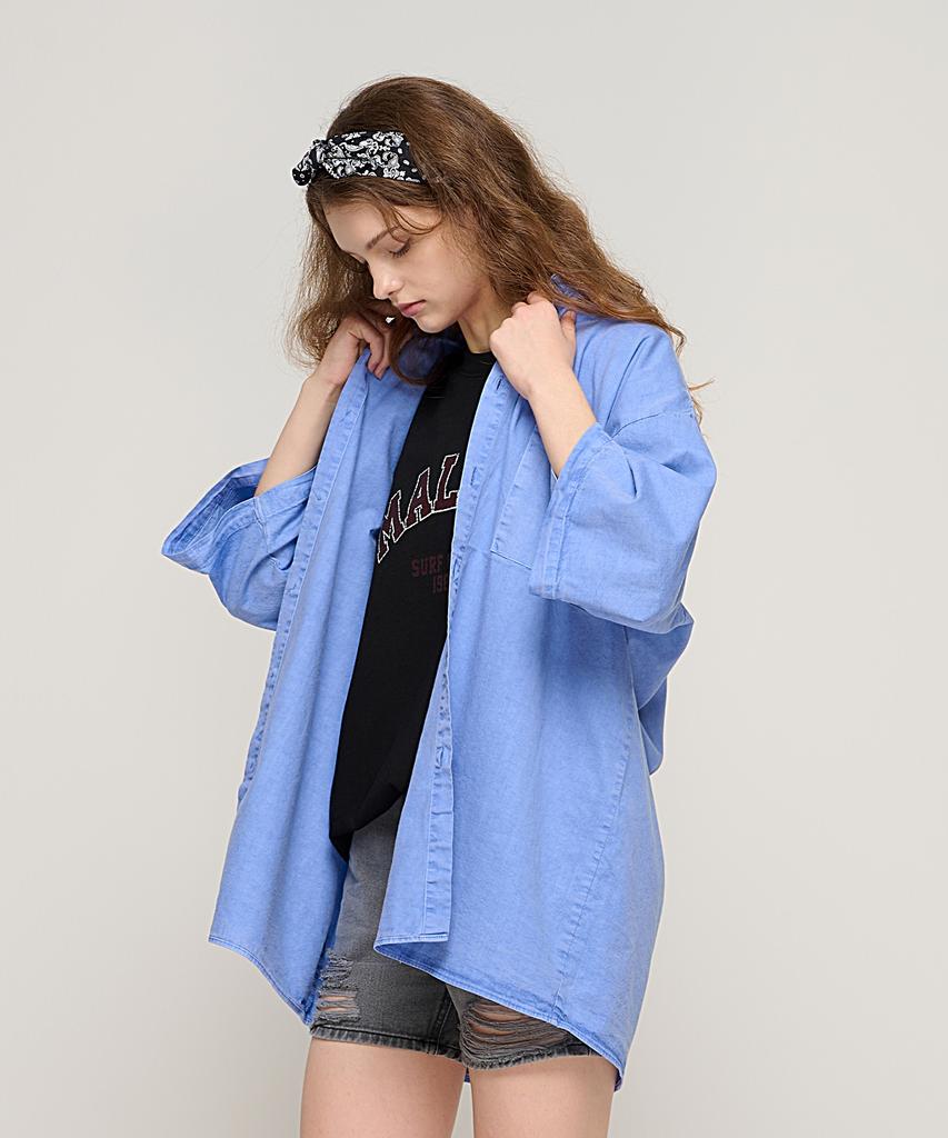 CARGOBROS FOR WOMAN Pigment Washed Oversized Short Sleeve Shirt (Light Blue)