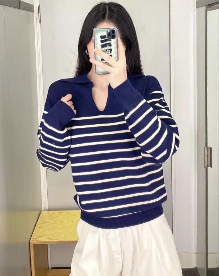 

2024 Autumn Women s French Stripe Polo Collar Sweater in Korean Style L