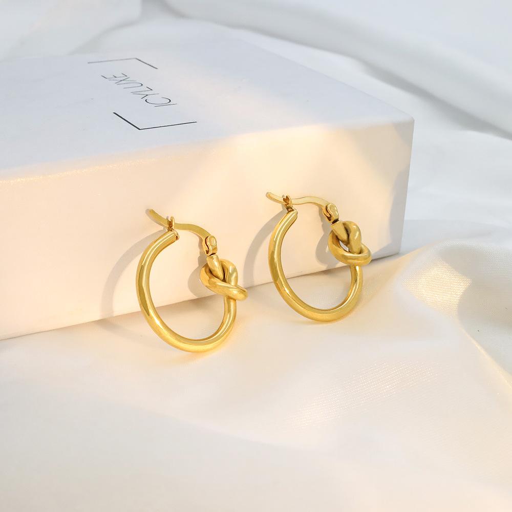 French Light Luxury 18K Gold Titanium Steel Stud Earrings Women'S Niche Personality Circle Knotted Earrings High-End Earrings