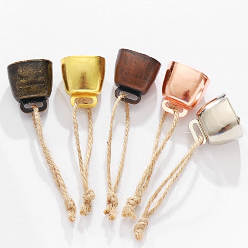 4 szt. Dzwonek w stylu vintage, rustykalny metalowy dzwonek dekoracyjny do zawieszenia z jutowym sznurkiem, dzwonki wietrzne w stylu vintage do powieszenia na ścianie, dekoracja domu