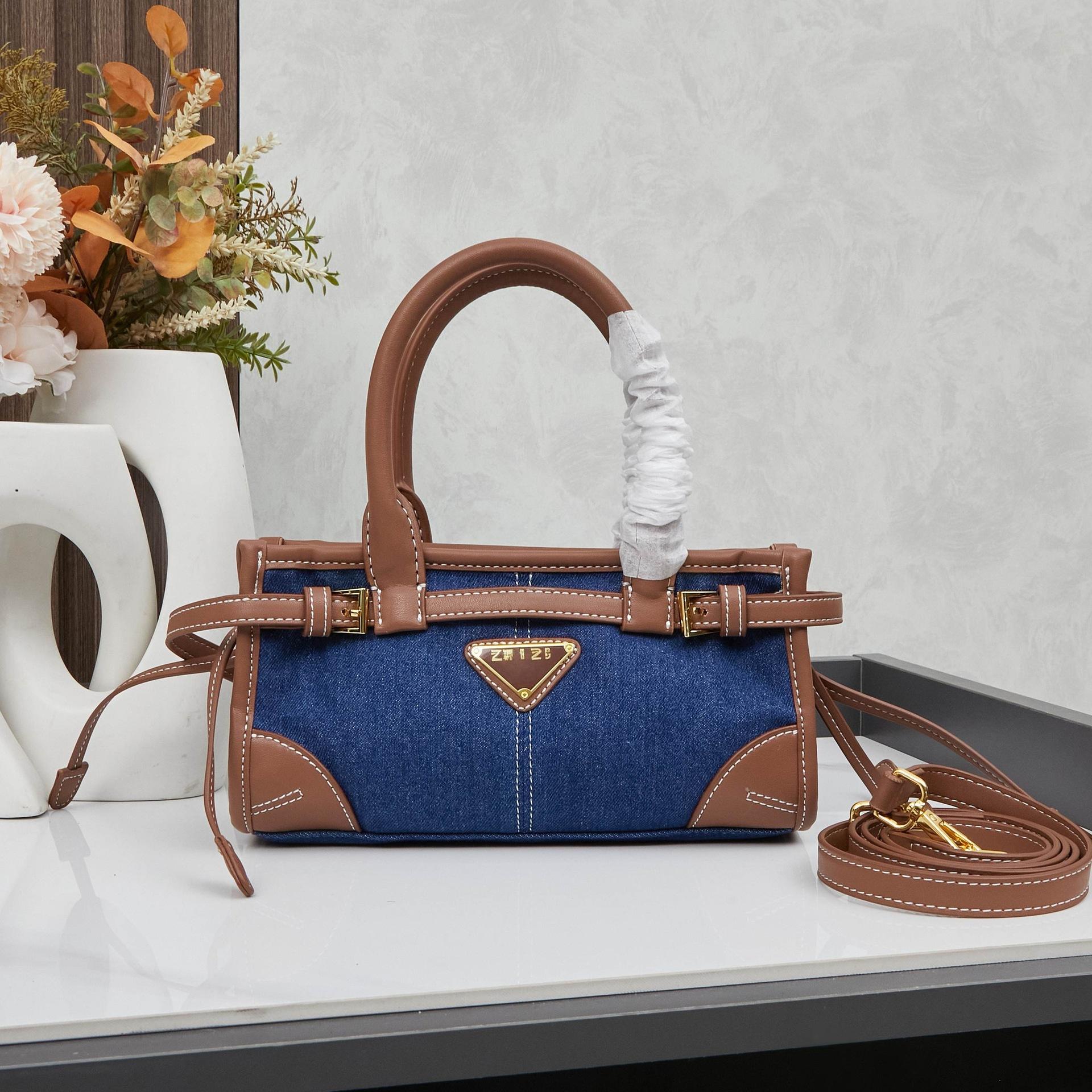 

Prada Новая сумка Bonnie из коровьей кожи Высококлассная Однотонная кожаная сумка-тоут со съемной нижней сумкой Мастерство 24x8x13cm