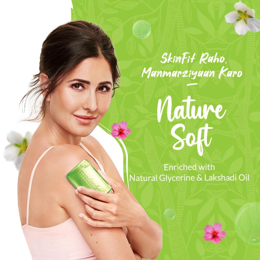 Medimix Ayurvedic Natural Glycerine Bathing Soap With Lakshadi Oil 125g X 8 Soap For Soft Supple Moisturised Skin Paraben-Free Vegan