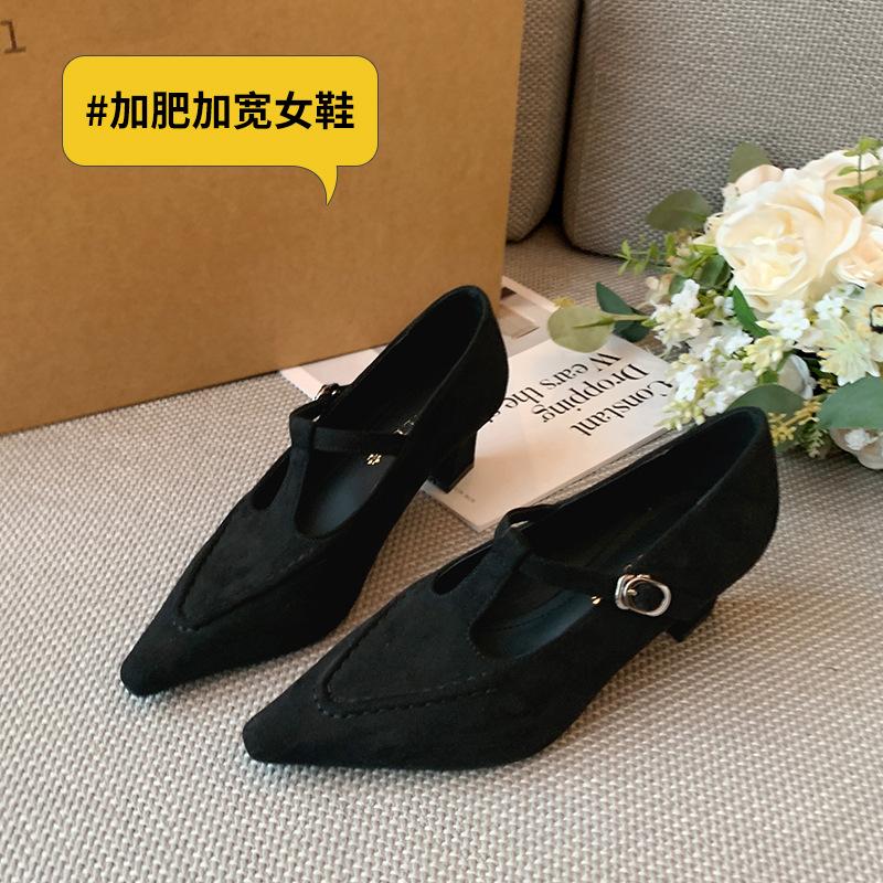 

Versatile commuter single shoes retro suede oneword buckle shallow mouth high heels women s widened large size women s shoes 45 чорний