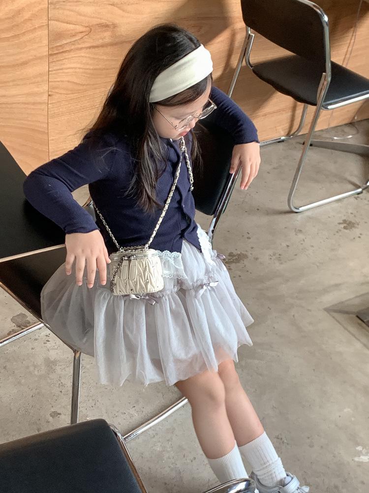 Mini kwadratowa torebka na łańcuszku: Luksusowa czerwona torebka crossbody z haftem i cyrkoniami, wszechstronna dla kobiet i dzieci, styl koreański.