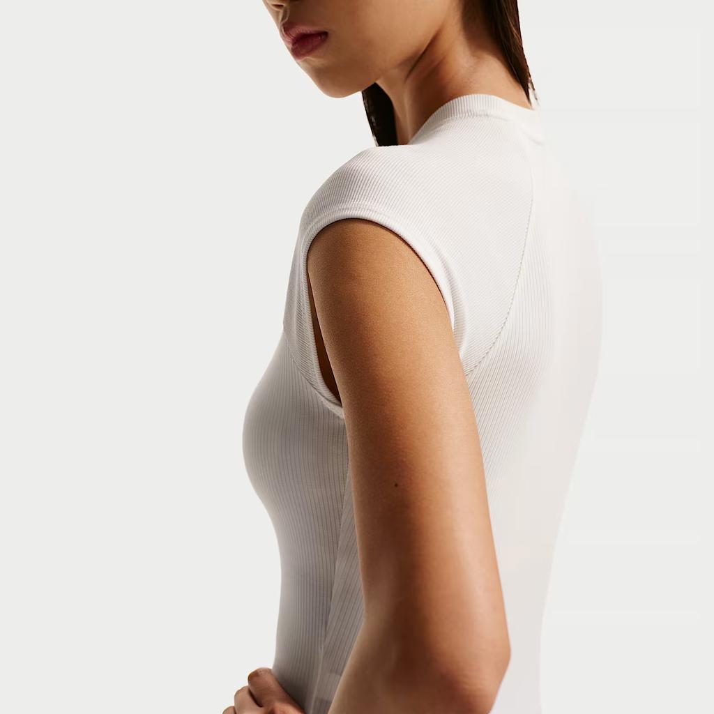 Nike Odzież sportowa Chill Knit Koszulka z krótkim rękawem i okrągłym dekoltem Damskie topy IF0243133