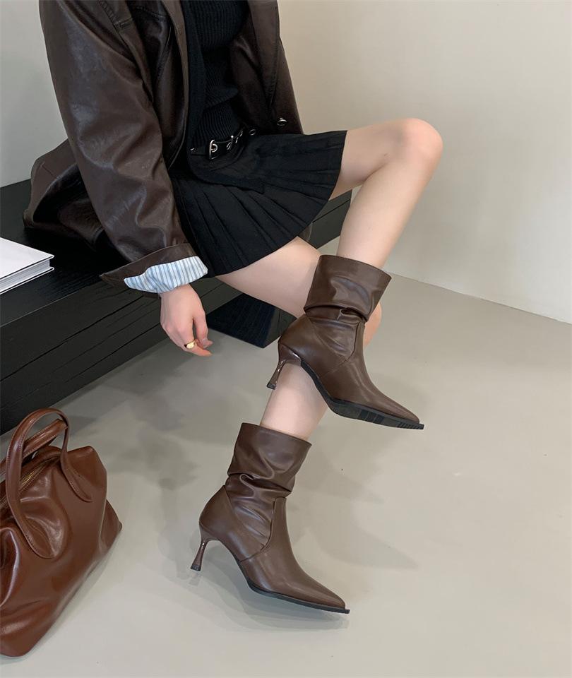 

2025 autumn new pointed thin heel high heel temperament thin French fashion sexy beauty female Internet celebrity short boots 40 темно-коричневого кольору