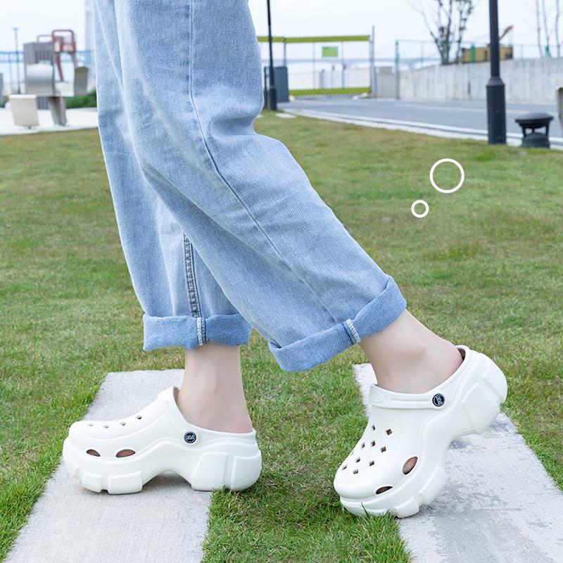 Summer Women Clogs Shoes Beach EVA Thick Bottom Sandals Fashion Comfortable Clogs Shoes Indoor Outdoor Ladies Hole Shoes