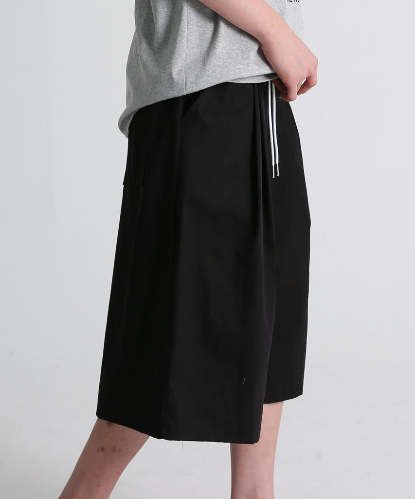UMM City Boy Double-Pleated Bermuda Banding Pants Black