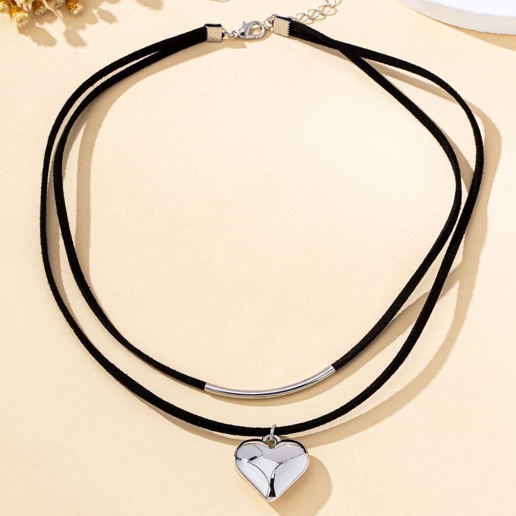 One Piece of Women's Pendant Necklace Ccb Heart-Shaped Velvet Rope Fashion Simple Pendant Necklace Suitable for Daily and Holiday Wear