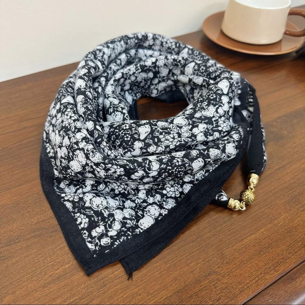 New Style Magnetic Buckle Print Silk Scarf Women New Spring Autumn Wraps Neck Scarf Fashion Cross Scarves High-End Scarves