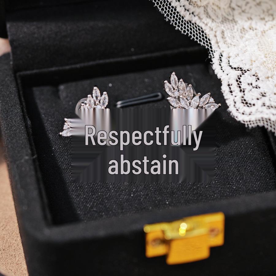 18k Gold Plated Zircon Butterfly Ear Clip for Women - No Piercing, Elegant & Luxurious Earring