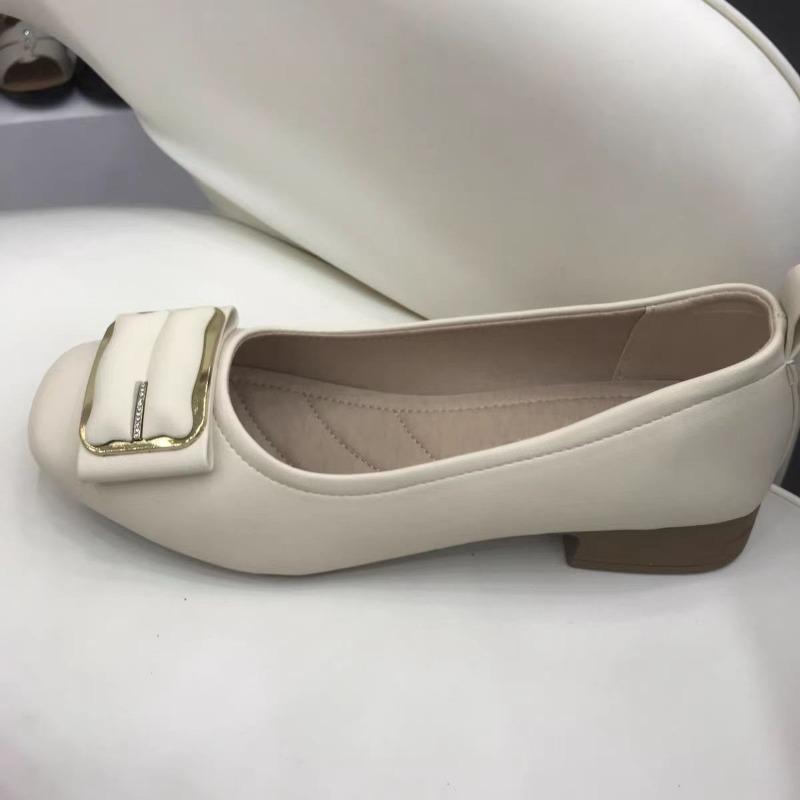 Neue flache Einzelschuhe Frühling dicker Absatz kleine Lederschuhe weiche Sohle 42 ein Pedal Damenschuhe Mutterschuhe