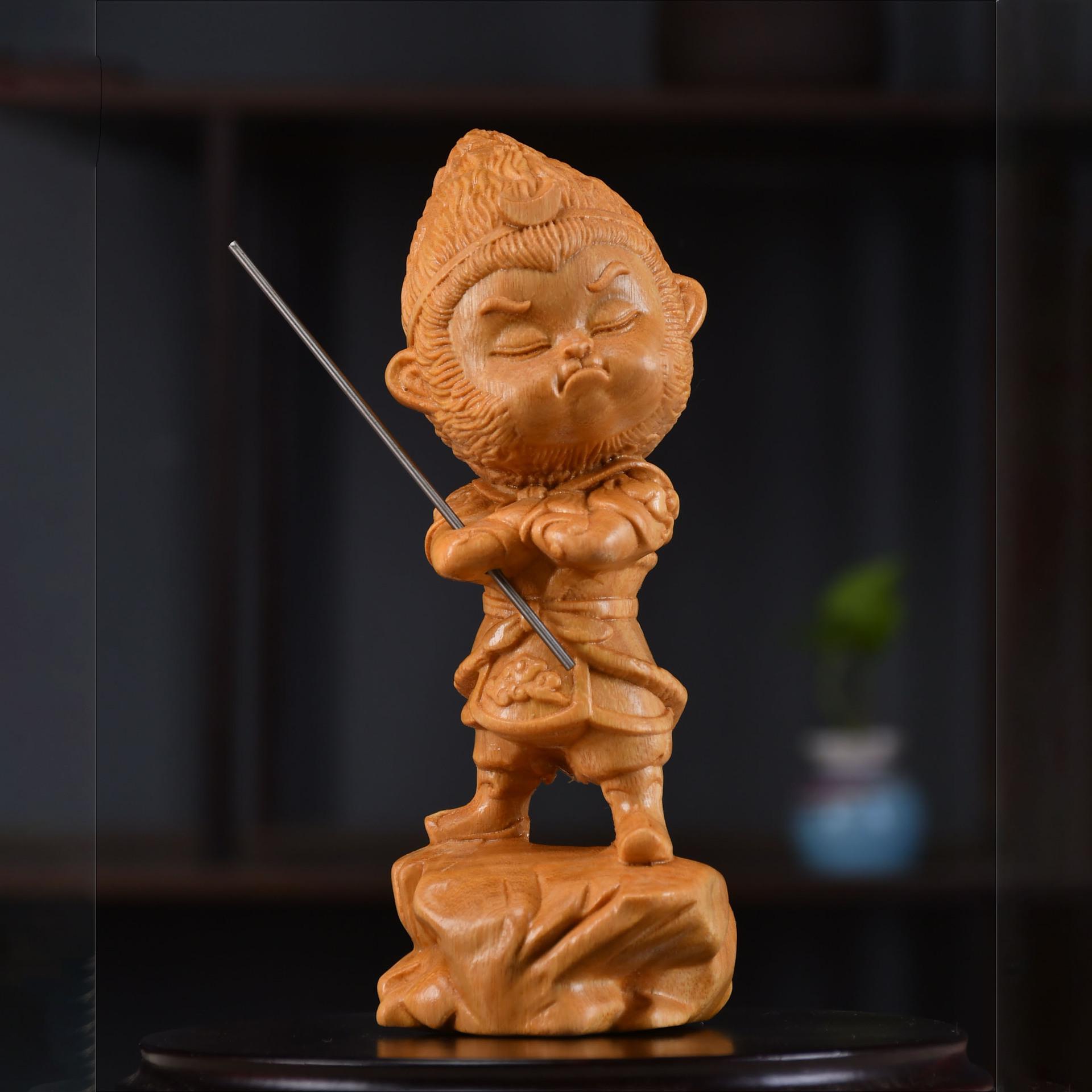 

Golden Sandalwood Sun Wukong Boxwood Carving: Handcrafted Ornament