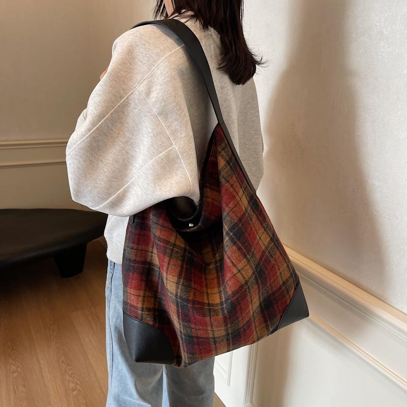Retro handbag bag autumn new cartoon Mickey Tote large capacity lazy commuter shoulder bag