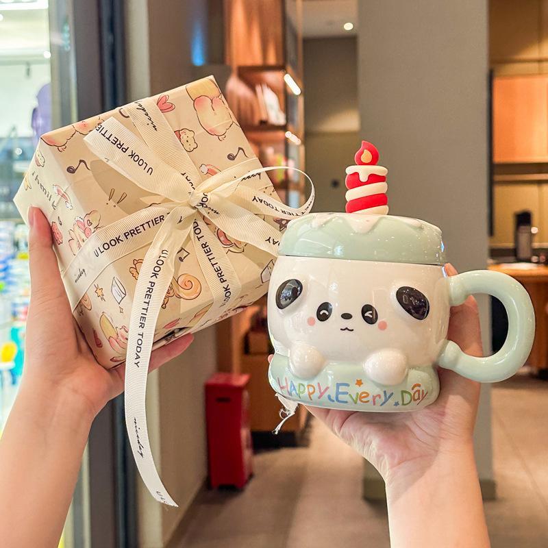 Send girls graduation souvenir high-value creative cake ceramic mug with lid gift souvenir