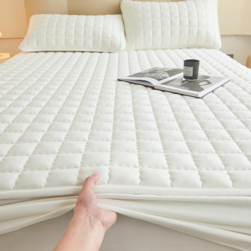 Premium Waterproof Mattress Cover: Quilted, Urine-Proof Protector for Mothers and Babies, All-Season Simmons-Style Bed Cover.