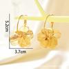 New light luxury high-end golden flower earrings fashion personality niche earrings sweet temperament ear jewelry