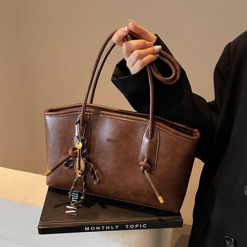 

Advanced Texture Large Capacity Bag for Women 2025 New Arrival Spring and Summer Retro Work Clothing Shoulder Underarm Bag Soft Leather Tote Brown(Send pendant)