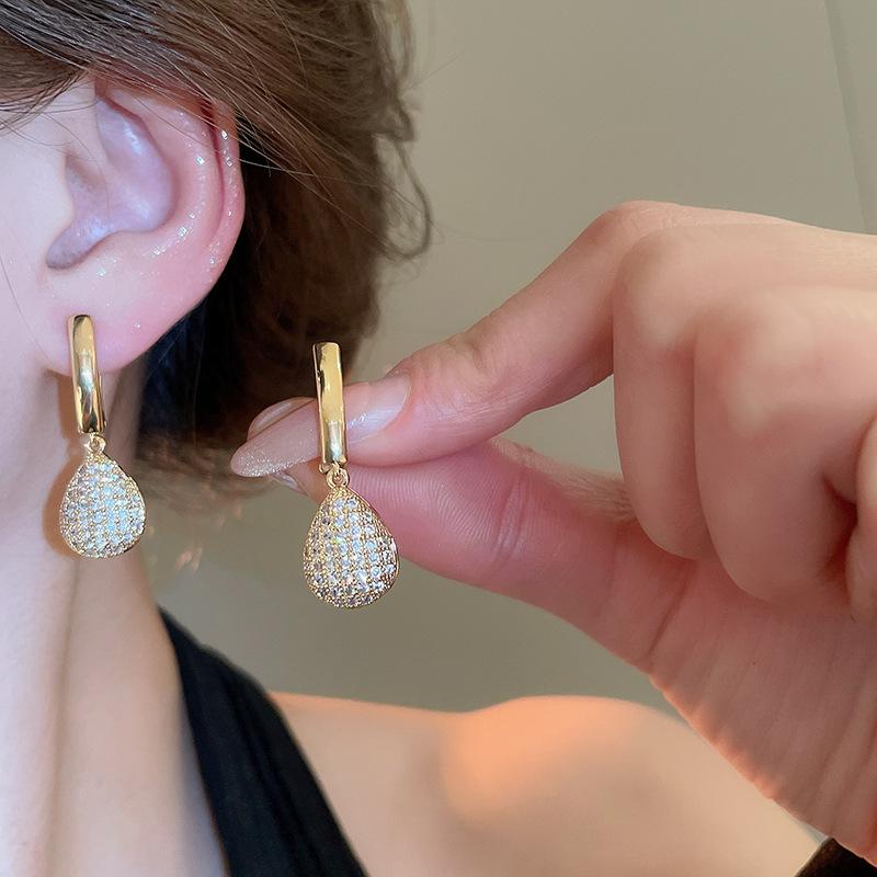 18k Vergoldete Zirkon U-förmige Liebe Geometrische Ohrbügel Mode Leichter Luxus Hängeohrringe Vielseitiger Einfacher Zirkon