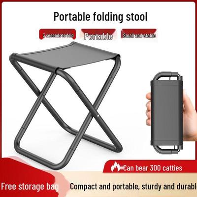 Tragbarer Klapphocker: Kompakter Outdoor Camping- und Angelstuhl