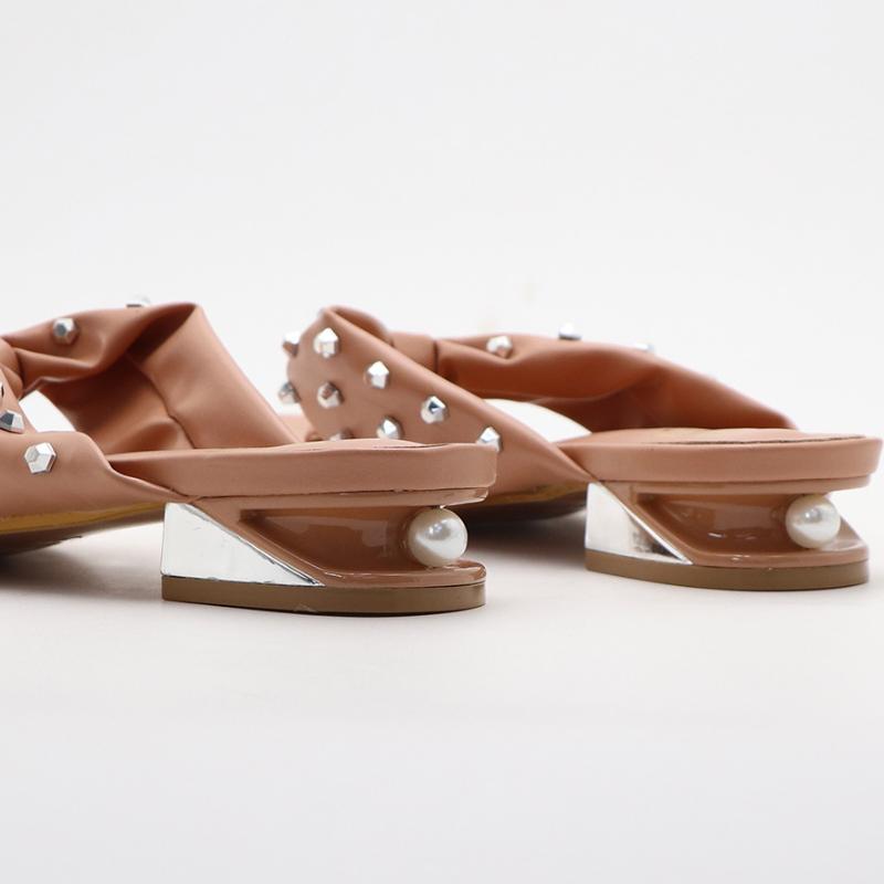 Fashion Metal Rivet Round Toe Comfortable Flip Flops Concise Open Toe Designer Flat Shoes Fashion Comfort Non-slip Vacation Beach Shoes
