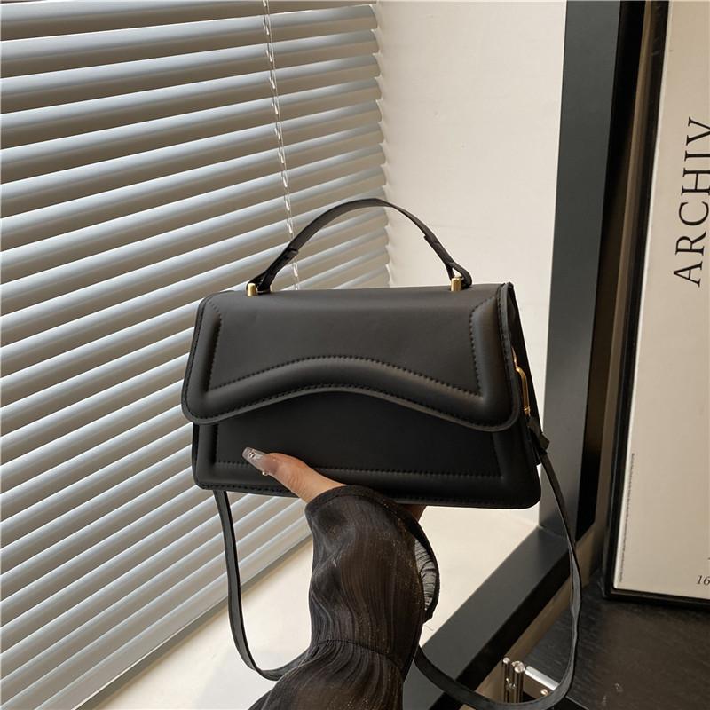 This Year's Popular Bag Women's 2025 Spring New Fashion Simple Shoulder Small Square Bag Casual Commuter Messenger Women's Bag