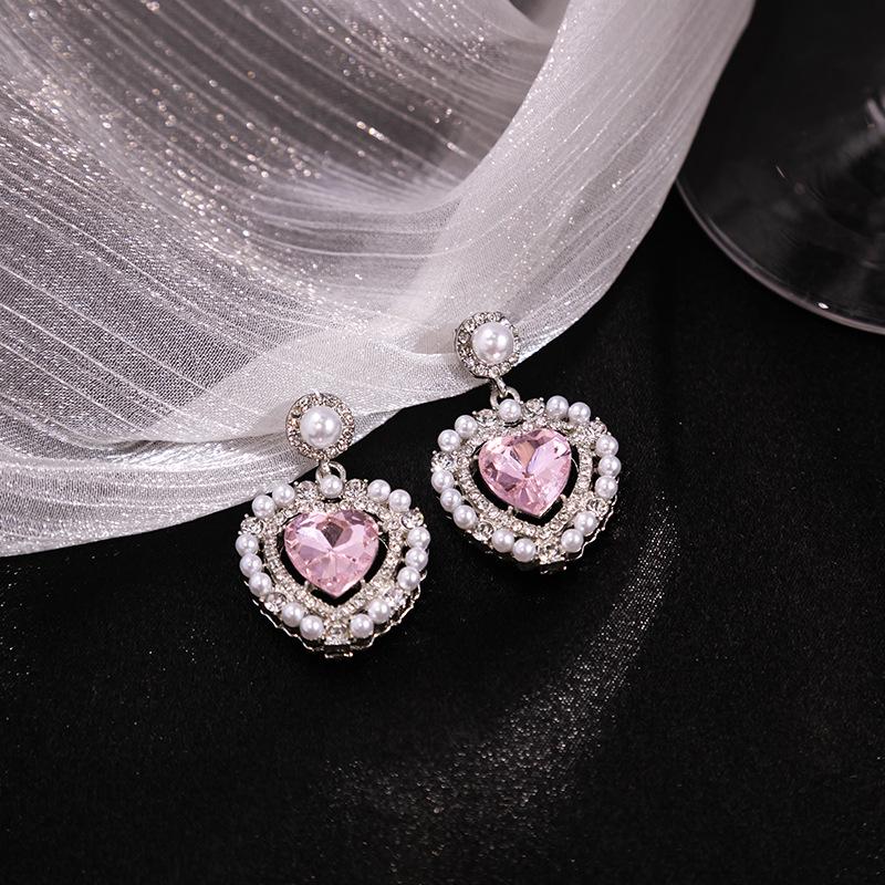 Silver Needle Love Pink Hao Stone and Pearl Earrings - Sweet, Cool, Hot Girl Style, Light Luxury High-End Jewelry.