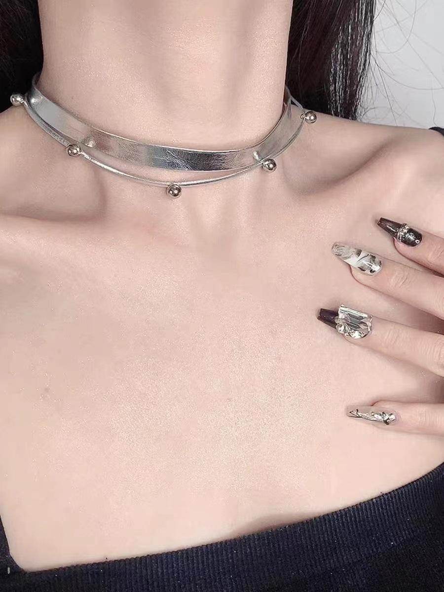 

Cyberpunk Silver Color Small Spherical Tassels Smooth Surface Leather Neck Strap Double Layer Necklace for Women Hip Hop Jewelry