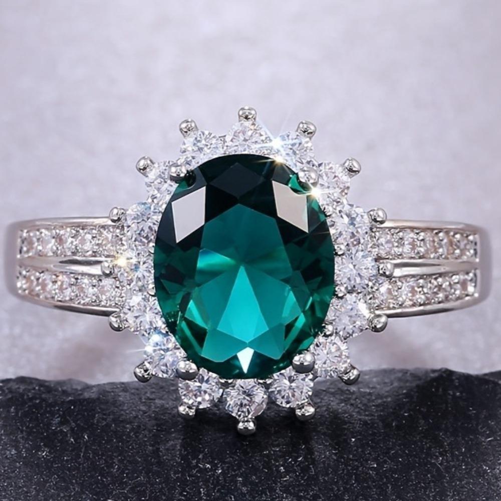 A luxurious geometric fashion women's engagement ring from Europe and America, suitable for weddings, engagement parties, and holiday jewelry