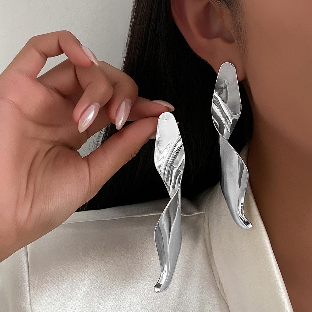 Ingemark Vintage Spiral Smooth Metal Big Stud Earrings for Women Trendy Simple Irregular Pierced Earring 2026 New Year Jewelry