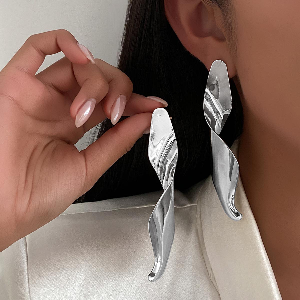 

Ingemark Vintage Spiral Smooth Metal Big Stud Earrings for Women Trendy Simple Irregular Pierced Earring 2026 New Year Jewelry