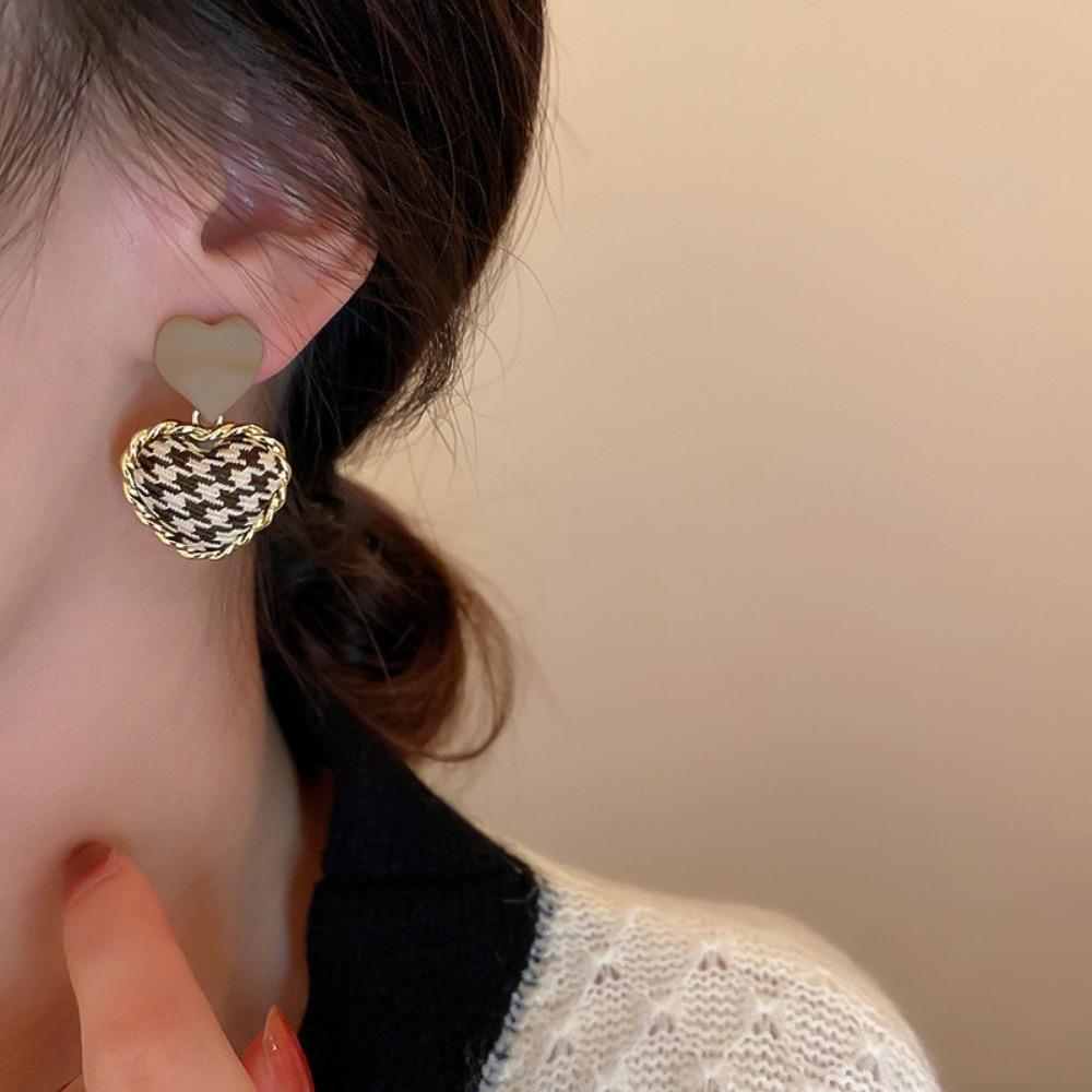 Silver Needle Korean Version Elegant Black and White Plaid Earrings