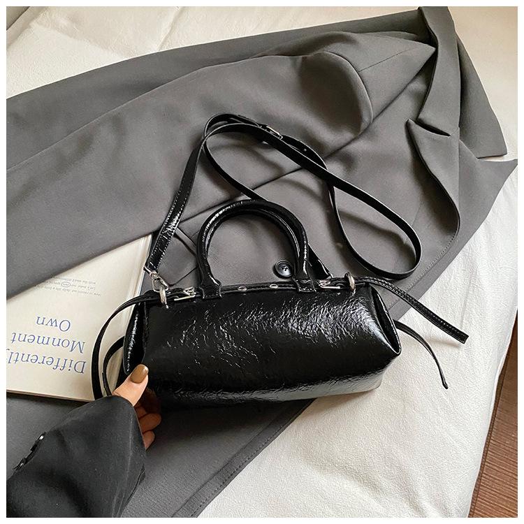 Retro Niche Single Shoulder Underarm Bag Women's 2025 New Trendy Pillow Bag Simple Large-capacity Commuter Handbag
