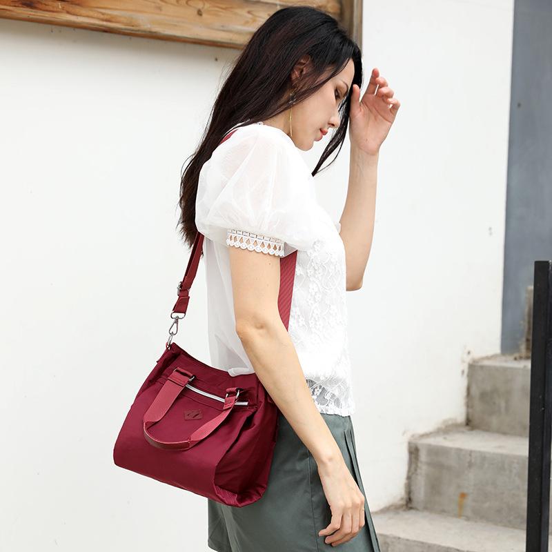 New Fashionable Versatile Casual Shoulder Bag Women's Large-capacity Multi-layer Simple Messenger Bag