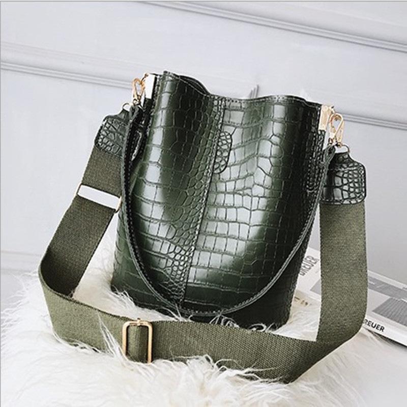 New Fashionable High-quality Crocodile Pattern Single Shoulder Crossbody Bag Feminine Bucket Bag Trendy