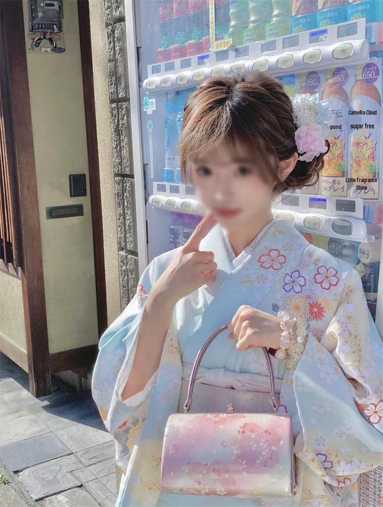 Dámské japonské kimono a yukata šaty pro formální fotografování
