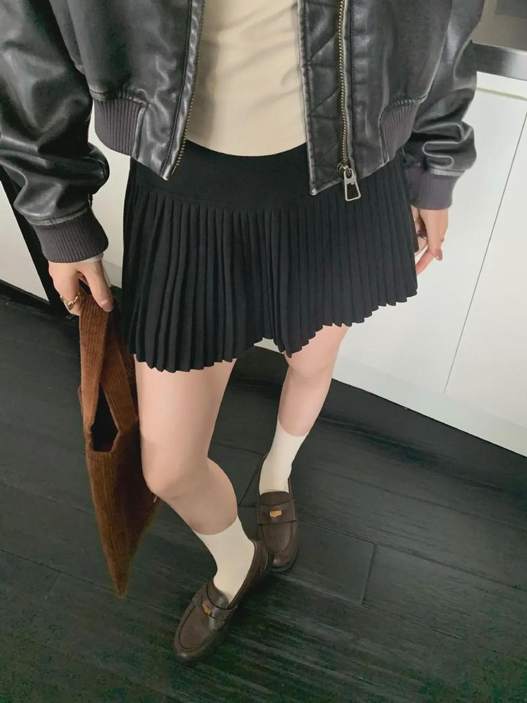 High-Waist A-Line Knitted Skirt for Women - Fashionable, Slimming, Anti-Exposure Wool Pleats for Spring & Autumn