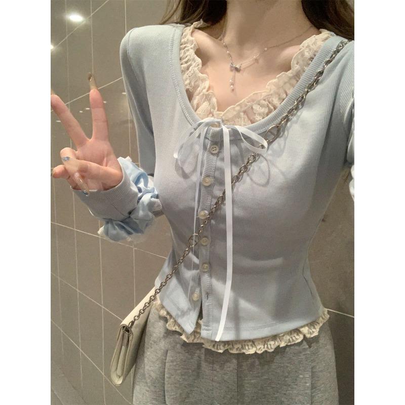 Spitzen-Patchwork Süßes Fake-Zweiteiler Langarm-T-Shirt für Damen Herbst Koreanischer Stil Reines Verlangen Einreiher Oberteil