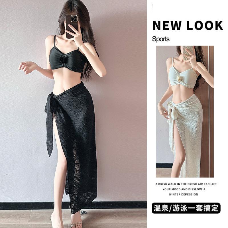 [Queen of Aura] bikini bikini split sexy three-piece swimsuit slim niche vacation swimsuit women