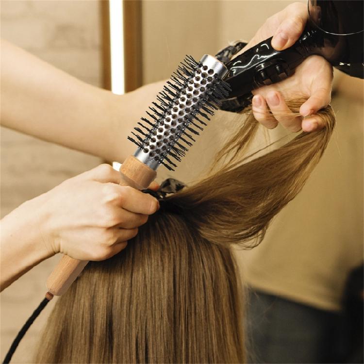 Fast Blow Drying Aluminum Hairbrush With Hollow Design For Efficient Heat Management For Everyday Hair Styling