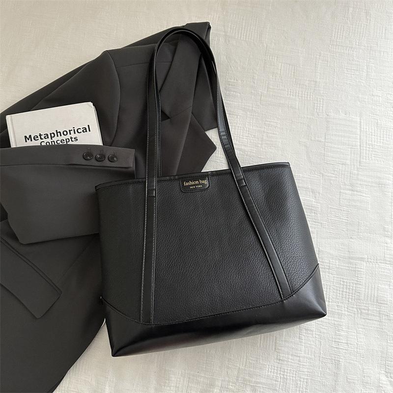 Φθινοπωρινή τσάντα tote μεγάλης χωρητικότητας μοντέρνα απλή υφή γυναικεία τσάντα ώμου όμορφο ταμπεραμέντο μεγάλη τσάντα