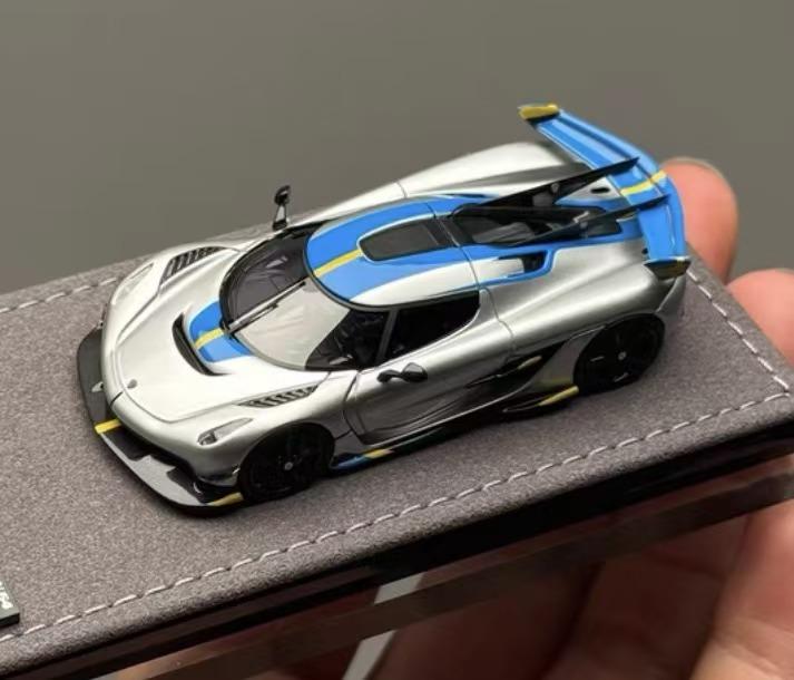1:64,Attack Limited Edition Collection-A Ready-to-Ship Set of Resin Static Miniature Realistic Car Collectible Models As Gifts.