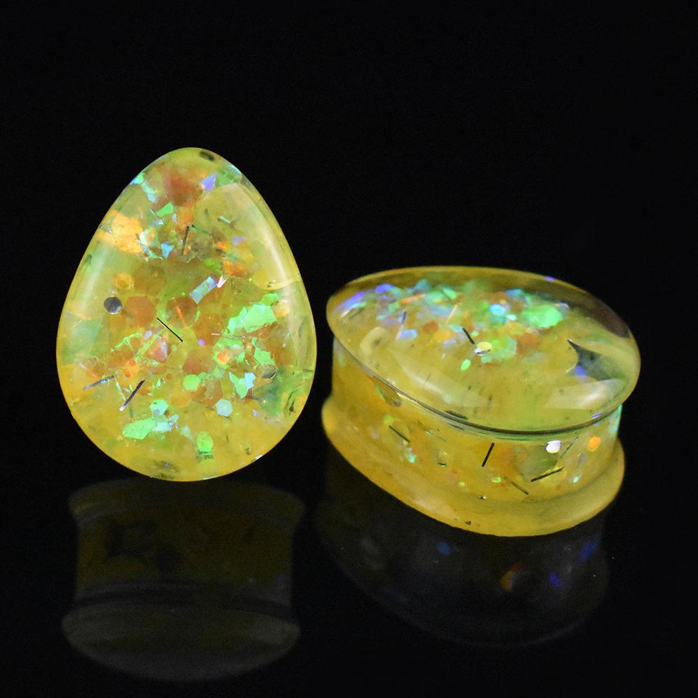 Une paire d'écarteurs d'oreille acryliques brillants en forme de larme de 8 à 50 mm, plugs tunnels, dilateurs d'oreille, bijoux de piercing corporel