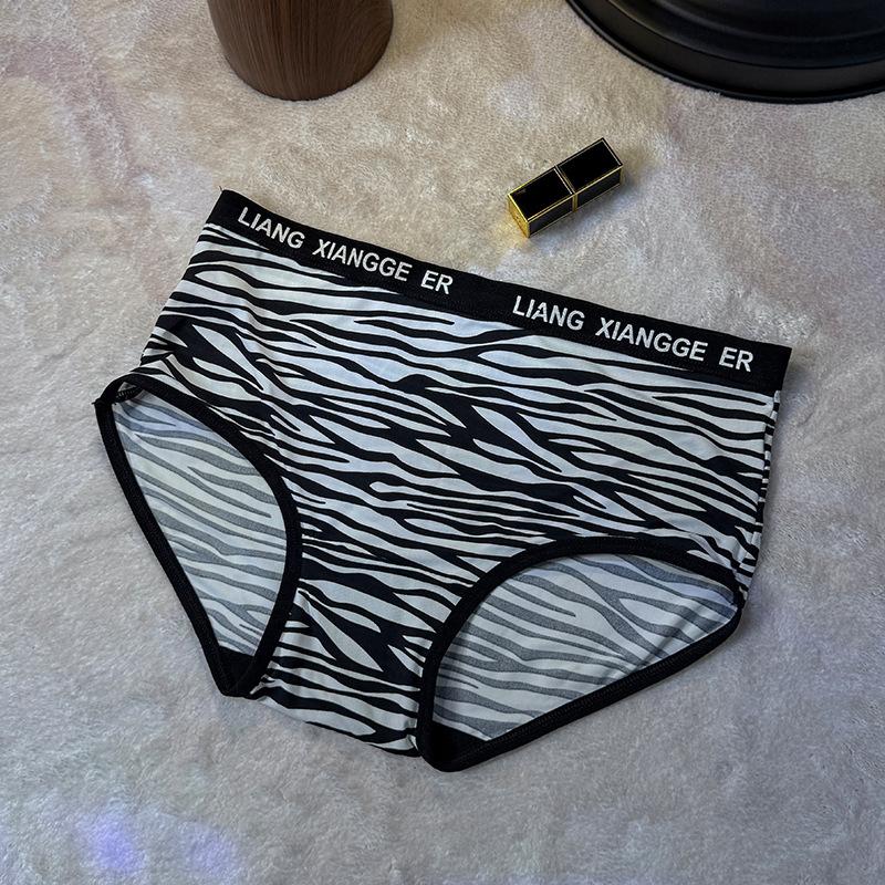 Damen Frühling und Sommer Neu Sexy Leopardenmuster Eis Seide Niedrige Taille Baumwollzwickel Dreiecksslip