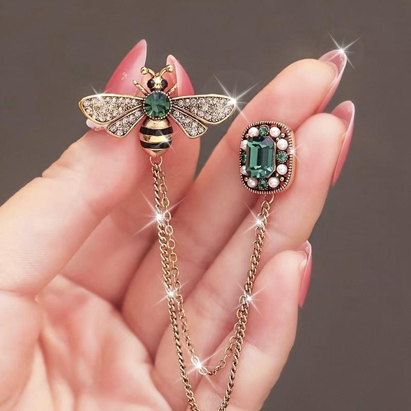 

Elegant Fashion Bee Chain Brooch for Women, Stylish Simple Insect Corsage with Necklace Chain, High-End Premium Accessory