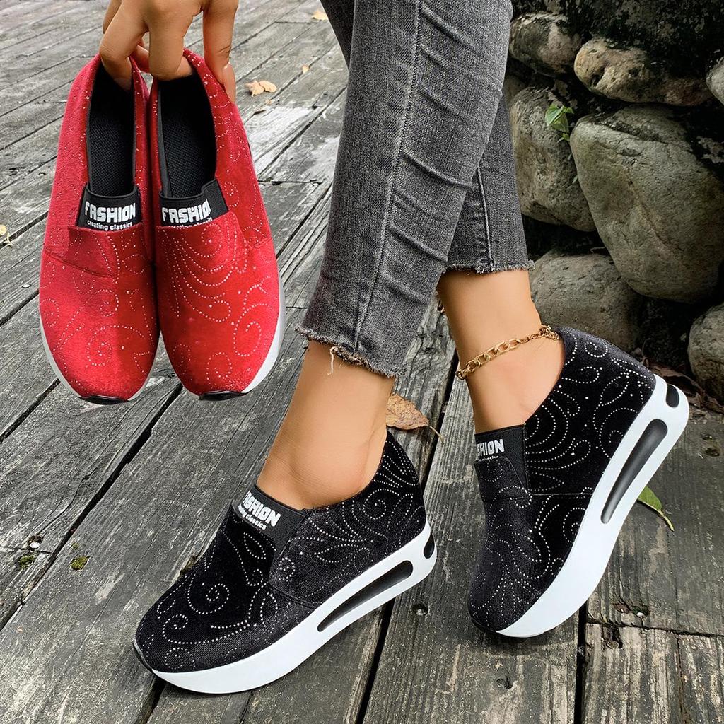 2025 Autumn Korean Style Thick-Soled Round-Toe Height-Increasing Plus Size Women's Suede Sporty Sneakers