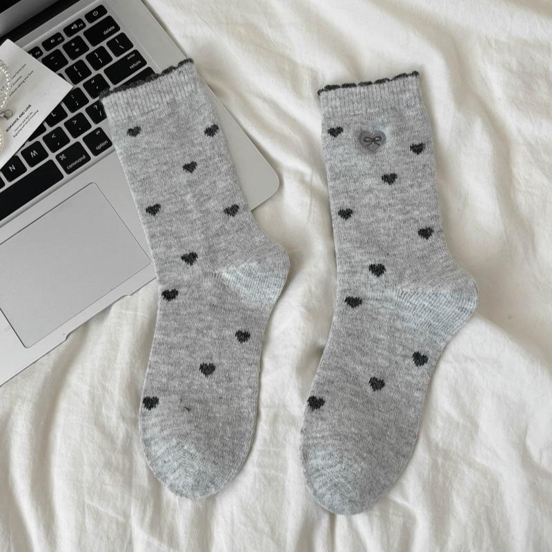 Wollsocken Stil Stickerei Liebe Kniestrümpfe Haufen von Socken Dicke Warme Socken