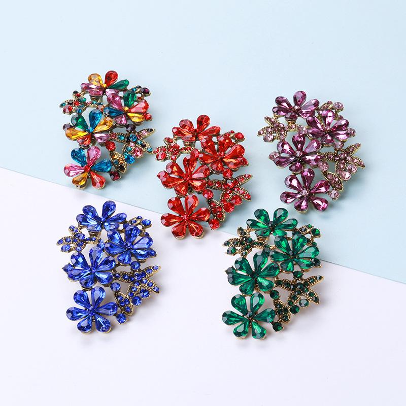 SKEDS Luxury Women Fashion Creative Rhinestone Glass Brooches Pins Lady Designer Gorgeous Crystal Badges Corsage Accessories