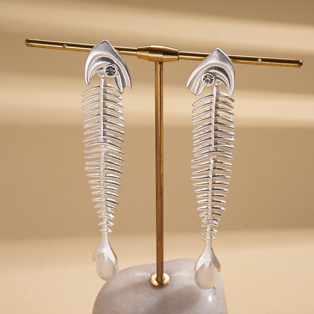European and American Exaggerated Zircon Imitation Pearl Fish Skeleton Silver Needle Earrings Cold Wind Unique Personality Niche High-end Earrings
